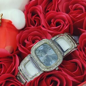 El regalo perfecto para ella❤️Reloj QyQ original
