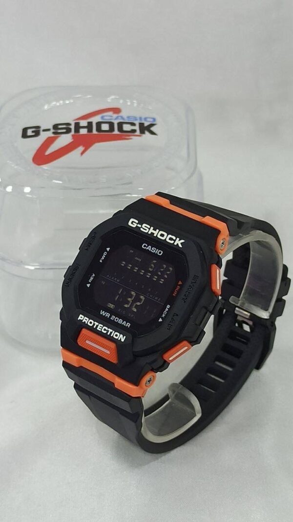 Reloj Casio G-Shock GA-700-4ACR - Imagen 4