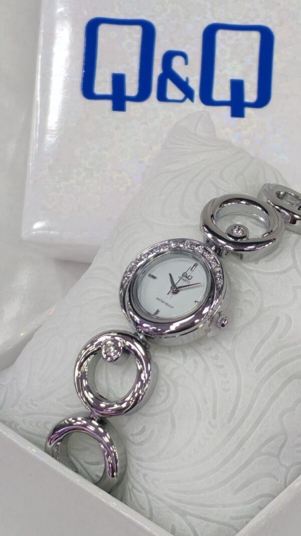 Reloj QyQ para dama elegante✨ - Imagen 10