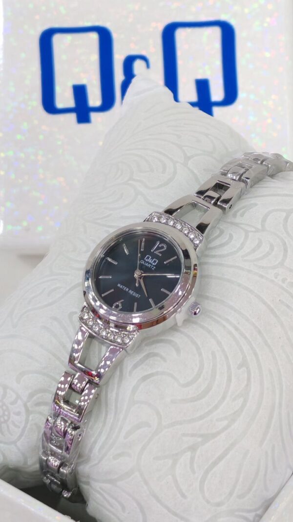Reloj QyQ original dama✨