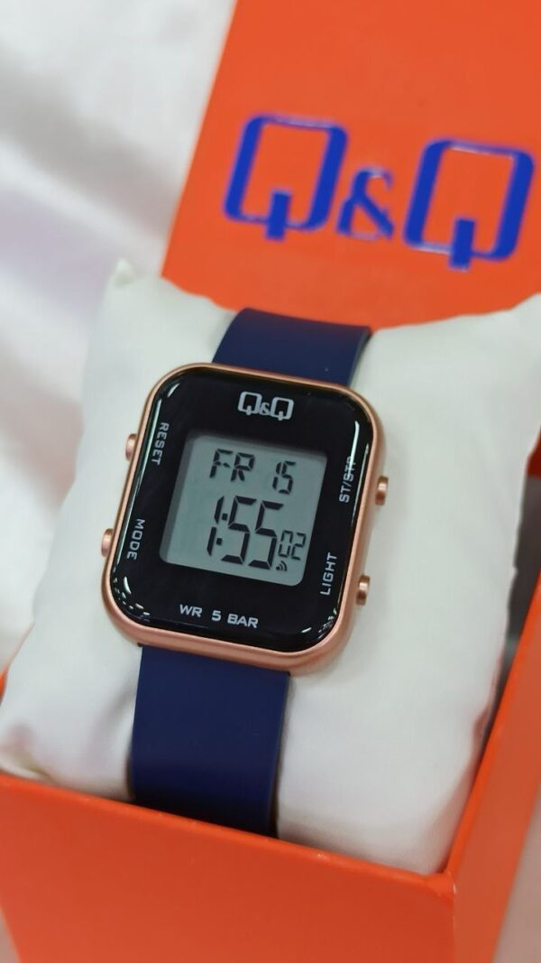Reloj QyQ deportivo para dama - Imagen 3
