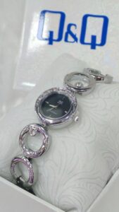Reloj QyQ para dama elegante✨