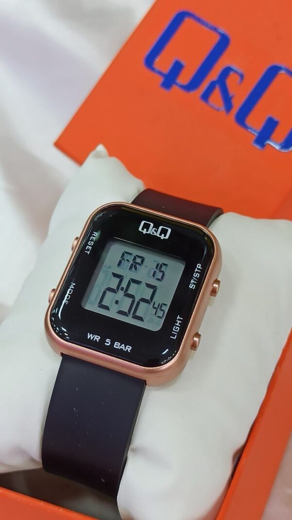 Reloj QyQ deportivo para dama - Imagen 2