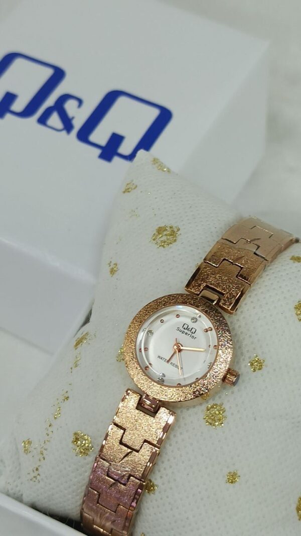 Reloj QyQ original superior para dama✨ - Imagen 9