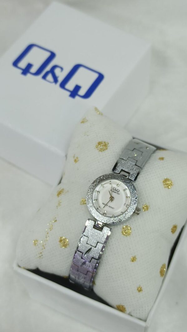 Reloj QyQ original superior para dama✨ - Imagen 2