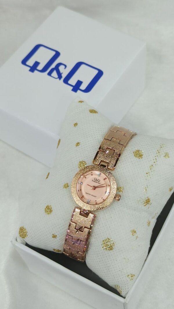 Reloj QyQ original superior para dama✨