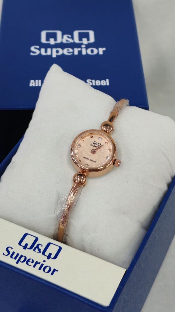 Reloj QyQ original superior para dama💖