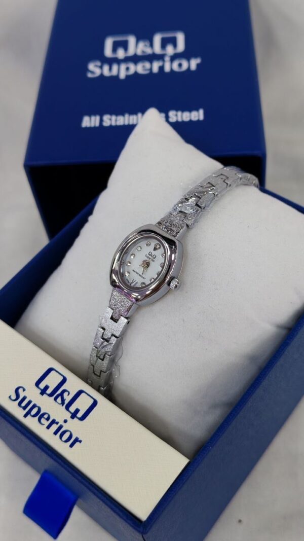 Reloj QyQ original superior dama💖